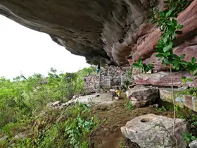 Caverna na Trilha • Andaraí